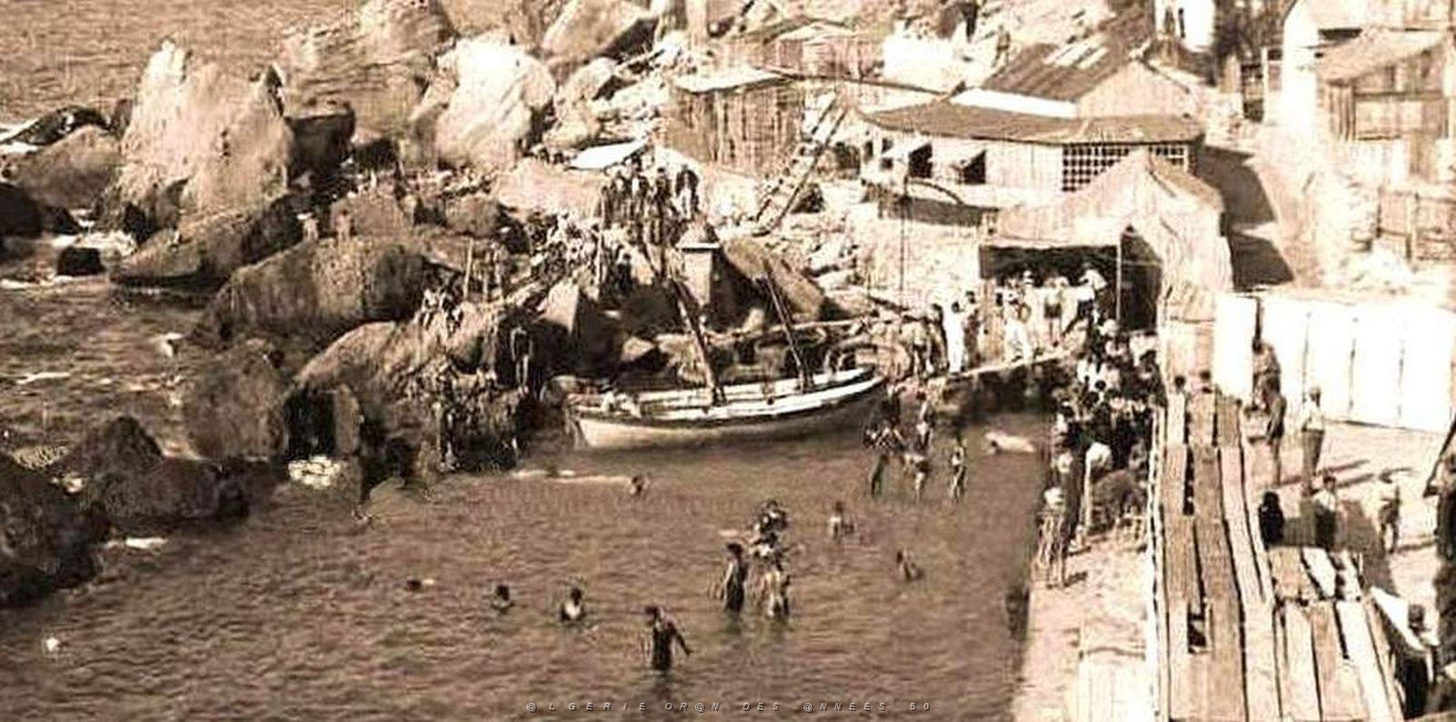 2095- Oran - Ravin-Blanc - Cabanons2 et Petit Port- 1934.jpg